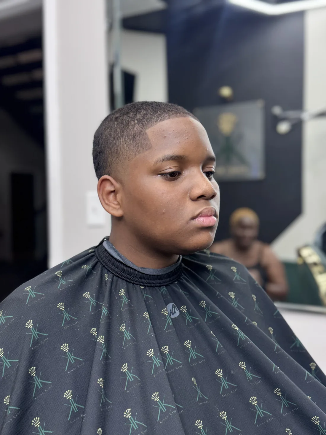 Men's haircut and line-up by a Tampa barber